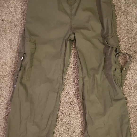 No Boundaries Khaki Cargo Pants - Picture 3 of 6